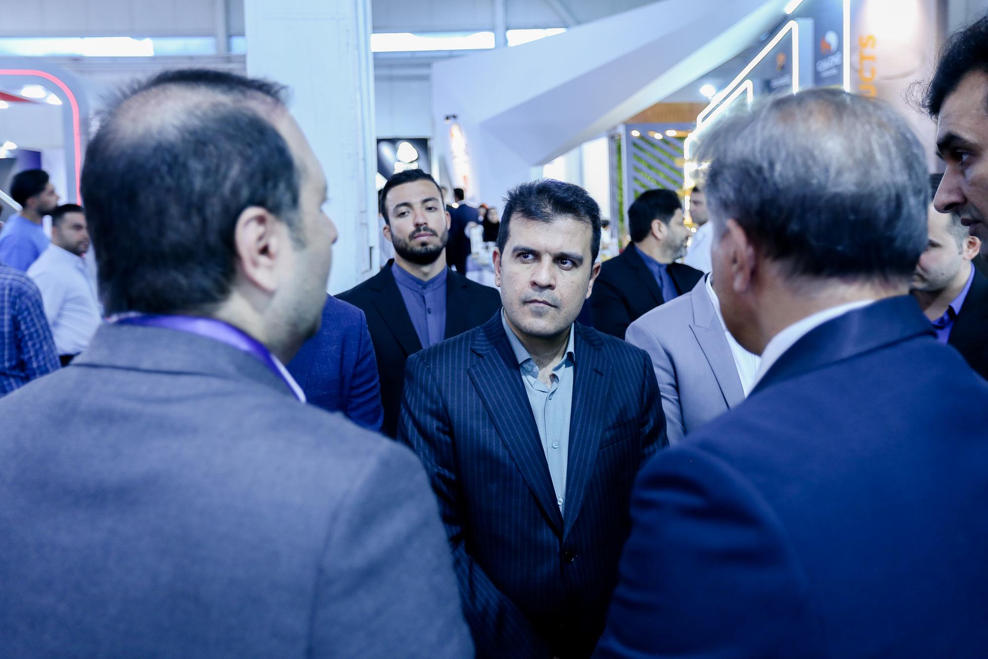 IMG 1503 - بازدید دکتر افشین از نمایشگاه ایران پلاست - سامانه ویکی تک پلاس